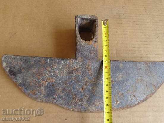 Auction Old pick, wrought iron, instrument, instrument Auction Old pick, wrought iron, instrument, instrument