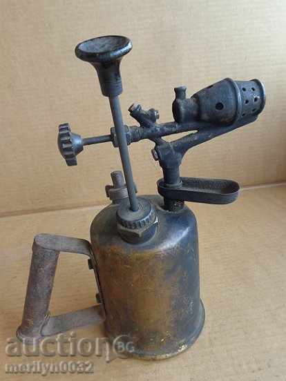 Auction Petrol Pepper Gasoline Lamp, WORKING Auction Petrol Pepper Gasoline Lamp, WORKING