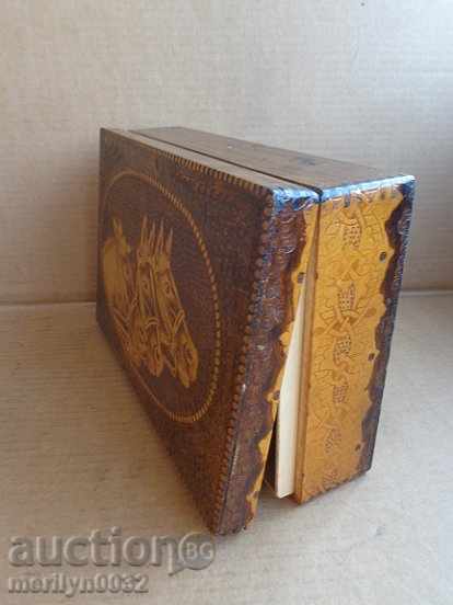 cutie Perogrfirana din cei 20 de ani ai secolului XX, Wood cu preț 65.00 BGN | € 33.23