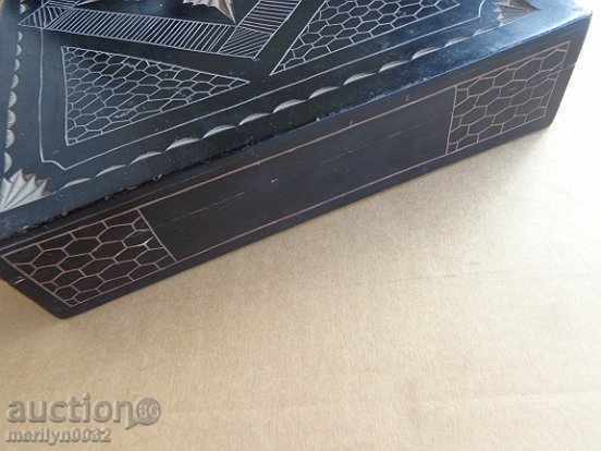 Auction Old carved woodcarving case, twentieth century, wooden Auction Old carved woodcarving case, twentieth century, wooden