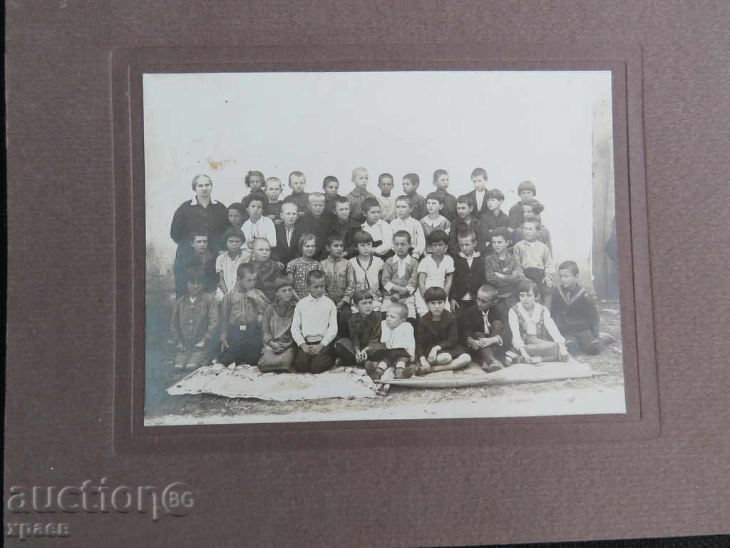 OLD PHOTO - CARDBOARD - 0158 with price 17.99 BGN | € 9.20 OLD PHOTO - CARDBOARD - 0158 with price 17.99 BGN | € 9.20