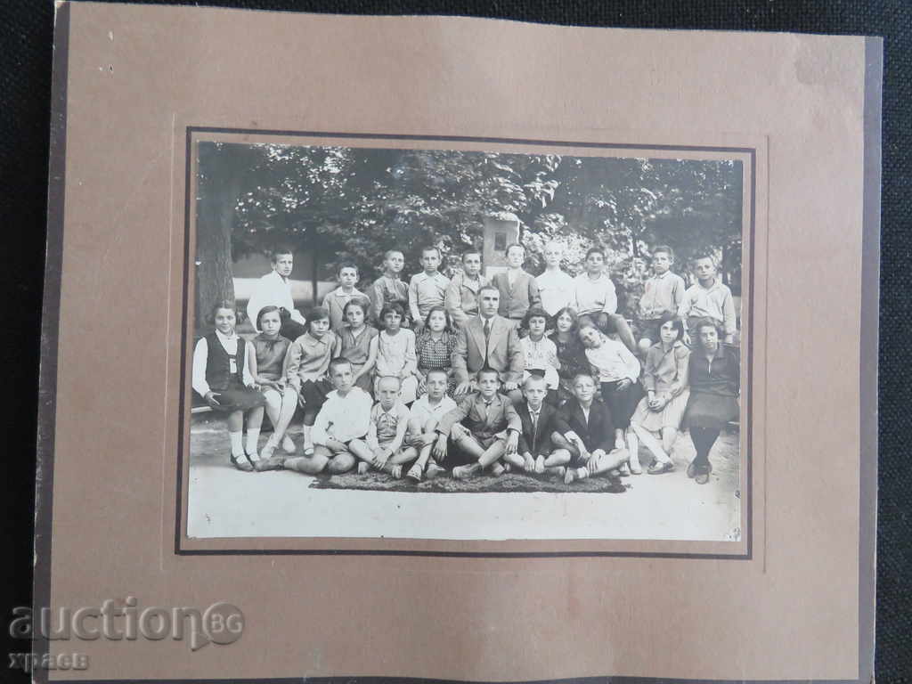 OLD PHOTO - CARDBOARD - 0128 with price 19.99 BGN | € 10.22 OLD PHOTO - CARDBOARD - 0128 with price 19.99 BGN | € 10.22