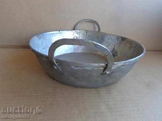 Old tin tin copper pot, bakery pan tray pan pan with price 97.00 BGN | € 49.60 Old tin tin copper pot, bakery pan tray pan pan with price 97.00 BGN | € 49.60