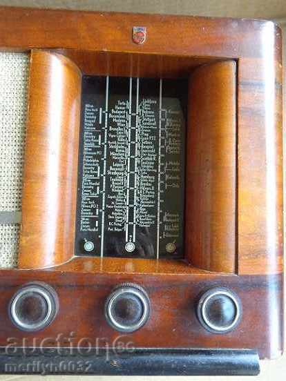 Auction  Old Philips radio, radio set, lamp