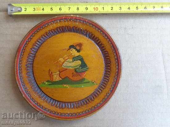An old wooden pyrograph plate dish picture paint - 5 An old wooden pyrograph plate dish picture paint - 5