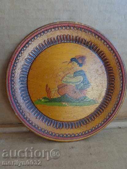An old wooden pyrograph plate dish picture paint - 7 An old wooden pyrograph plate dish picture paint - 7
