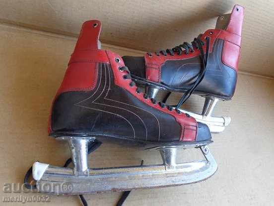 Auction  Canadian ice skating shoes №43 for skating rink