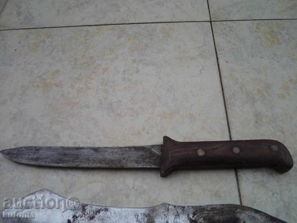 ТРИ СТАРИ НОЖА с цена 44.99 лв. | € 23.00 ТРИ СТАРИ НОЖА с цена 44.99 лв. | € 23.00