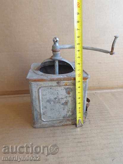 Auction An old spice mill, coffee, black pepper Auction An old spice mill, coffee, black pepper