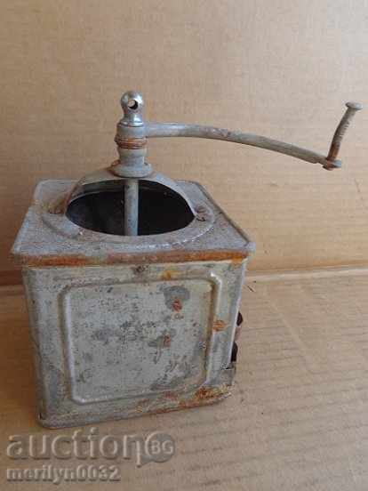 An old spice mill, coffee, black pepper - 6 An old spice mill, coffee, black pepper - 6