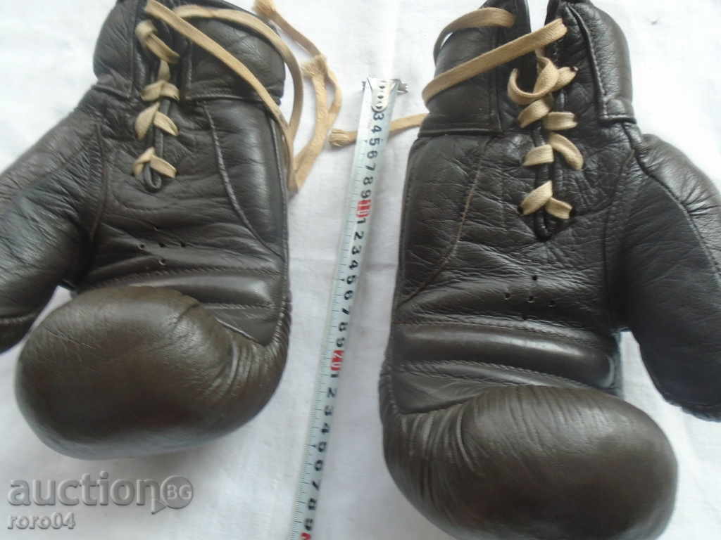 Auction  OLD GERMAN BOXING GLOVES - EXCELLENT