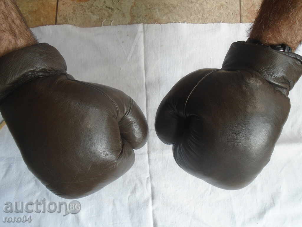OLD GERMAN BOXING GLOVES - EXCELLENT - 6