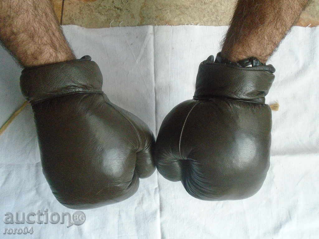OLD GERMAN BOXING GLOVES - EXCELLENT