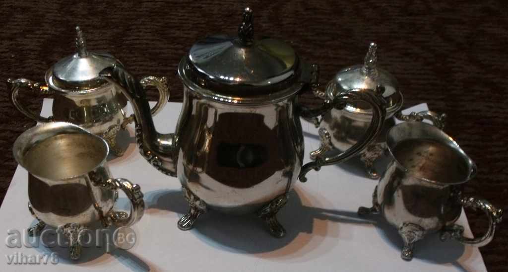 Delivery of silverware service Delivery of silverware service