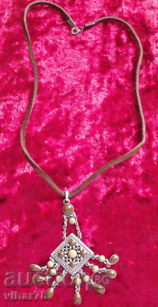 κολιέ με τιμή 29.99 BGN | € 15.33 κολιέ με τιμή 29.99 BGN | € 15.33