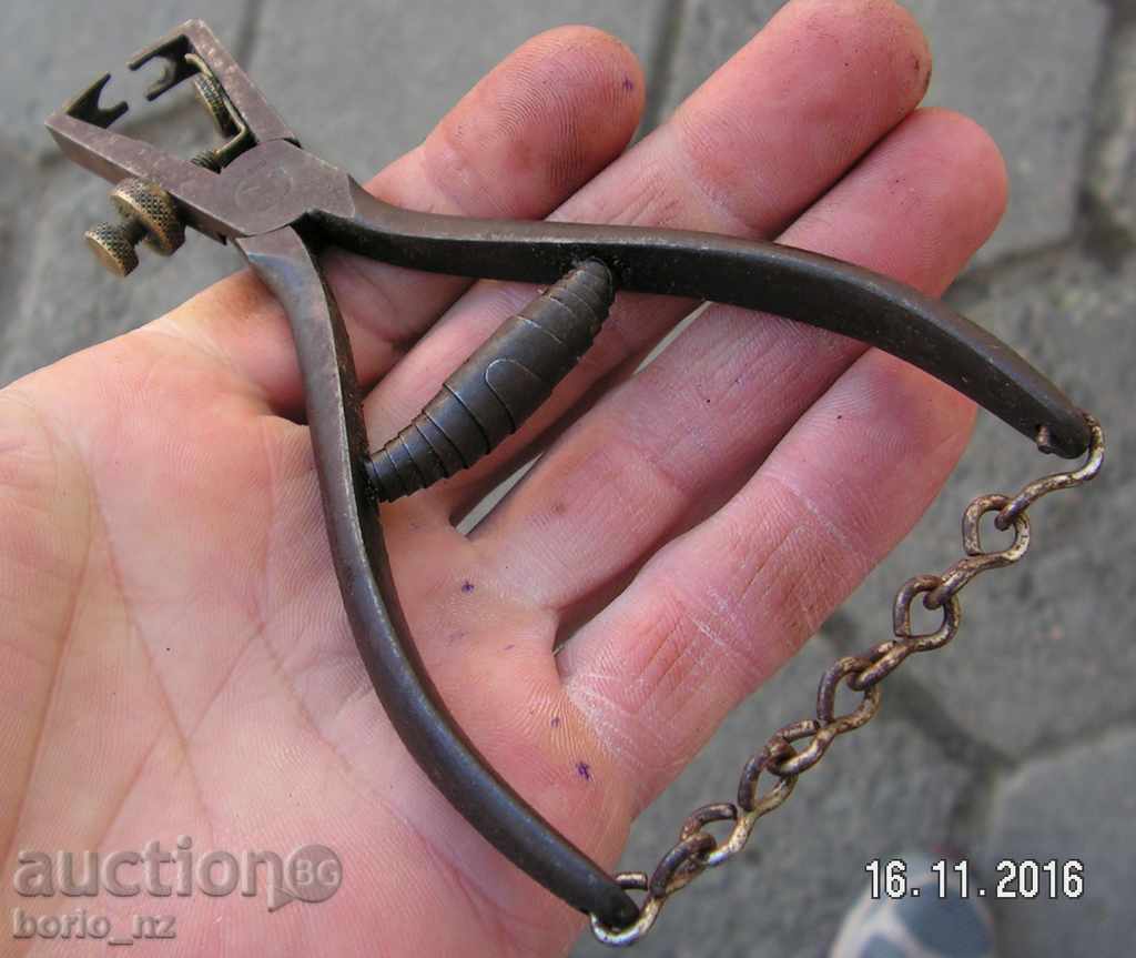 7005. CUTTING ELECTRICAL TECHNIQUES OF 20TH CENTURY MARKINGS - 6 7005. CUTTING ELECTRICAL TECHNIQUES OF 20TH CENTURY MARKINGS - 6