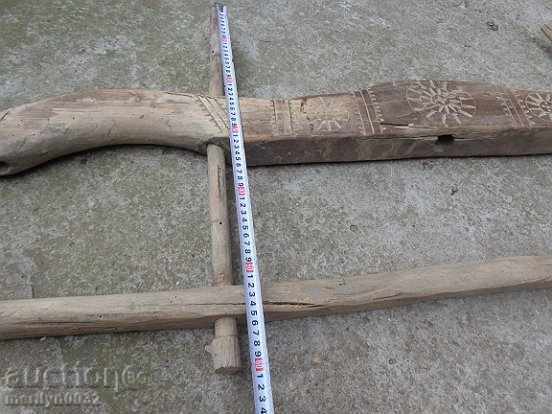 Delivery of Welsh team of shepherd carving woody primitive for 150 years Delivery of Welsh team of shepherd carving woody primitive for 150 years