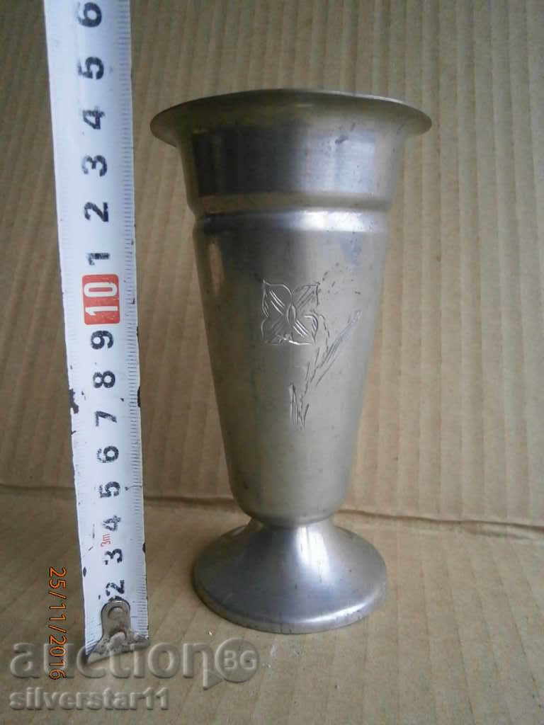 Delivery of an ancient cup Delivery of an ancient cup