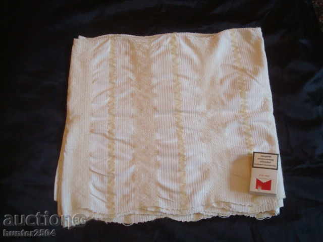 Kenar țesut MANUAL, dimensiune material 208x90 cm/cusut din 2 buc/.