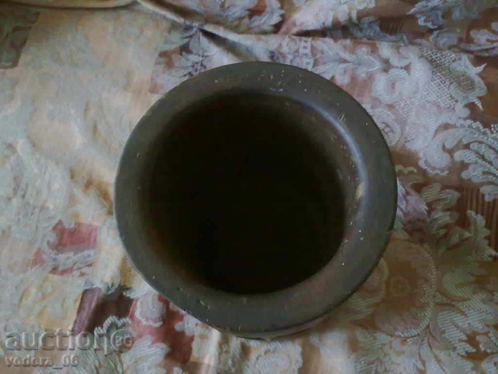 Auction old wooden vessel Auction old wooden vessel