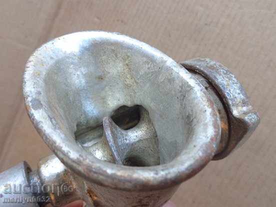 Auction An old meat grinder, a milling machine Auction An old meat grinder, a milling machine