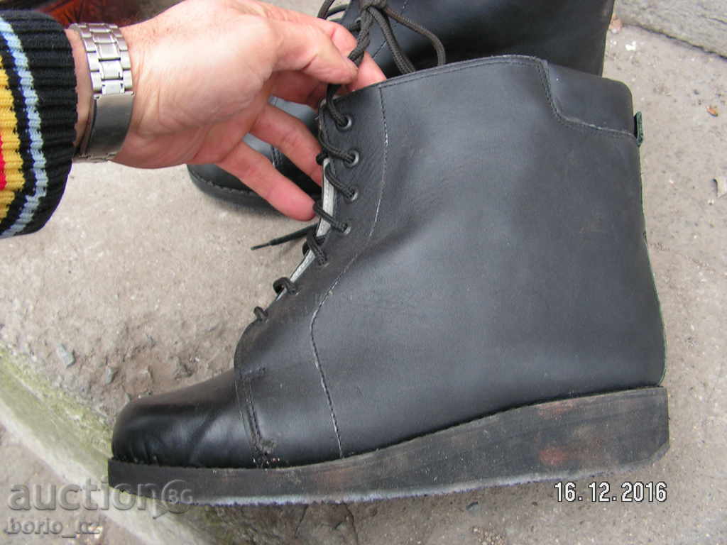 7223. SHOES IN A SPECIAL FORM THINK THAT THEY ARE FOR ANY SPECIES - 5 7223. SHOES IN A SPECIAL FORM THINK THAT THEY ARE FOR ANY SPECIES - 5