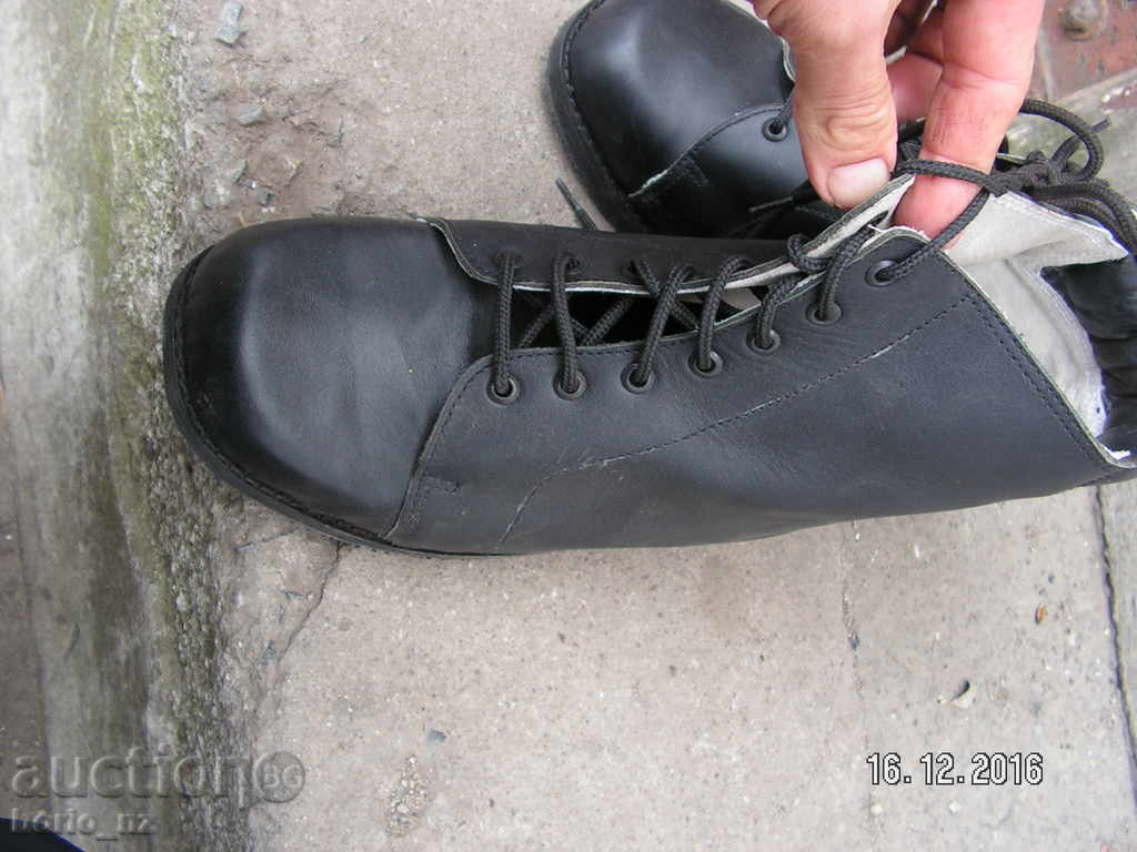 7223. SHOES IN A SPECIAL FORM THINK THAT THEY ARE FOR ANY SPECIES - 6 7223. SHOES IN A SPECIAL FORM THINK THAT THEY ARE FOR ANY SPECIES - 6