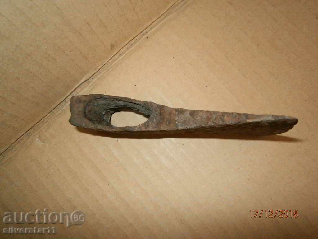 Delivery of an ancient ax Delivery of an ancient ax