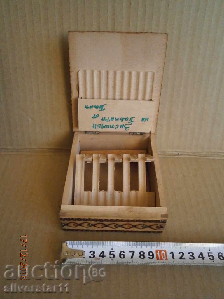 Delivery of wooden box cigarette pyrographic cigarette tobacco