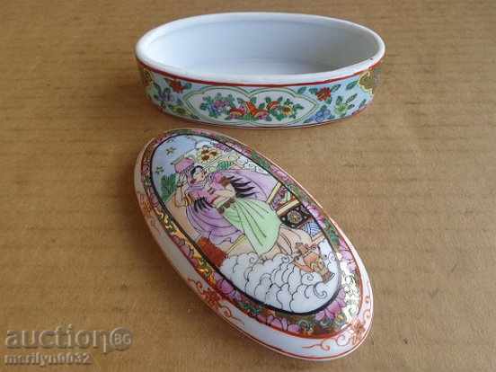 Porcelain hand-painted jewelry box - 5 Porcelain hand-painted jewelry box - 5