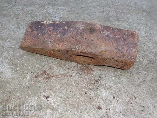 Аукцион Голям стар каменарски чук, брадва топор млат, токмак лом Аукцион Голям стар каменарски чук, брадва топор млат, токмак лом