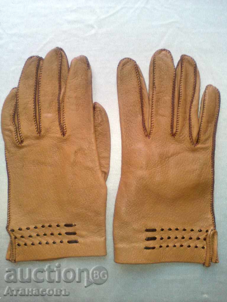 Ladies natural leather gloves