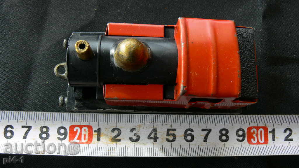 Αρχαία μέταλλο ατμομηχανή με τιμή 20.00 BGN | € 10.23 Αρχαία μέταλλο ατμομηχανή με τιμή 20.00 BGN | € 10.23