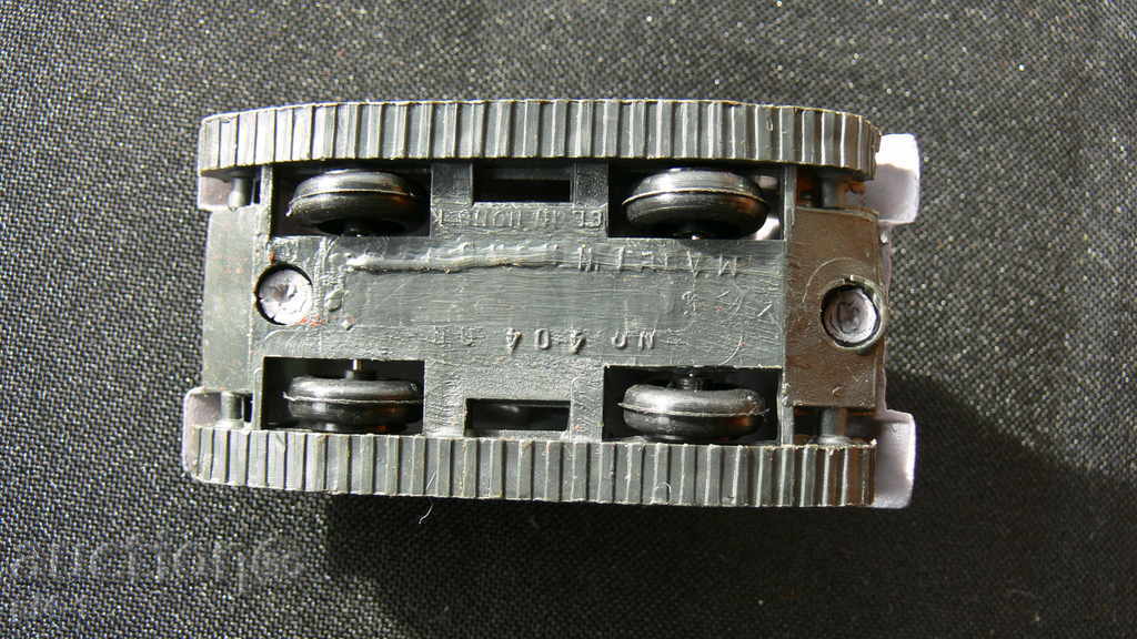 Auction STAR PLAYING TANK Auction STAR PLAYING TANK