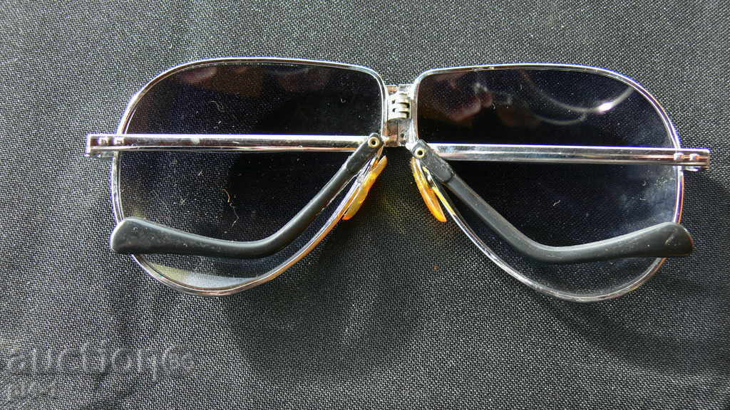 Licitație ZGAVAEMI OCHELARI DE SOARE "Ferarri" Licitație ZGAVAEMI OCHELARI DE SOARE "Ferarri"