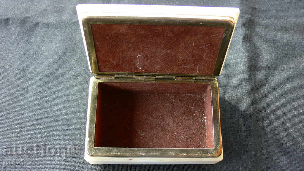 MARBLE BOX FOR JEWELERY with price 15.00 BGN | € 7.67 MARBLE BOX FOR JEWELERY with price 15.00 BGN | € 7.67