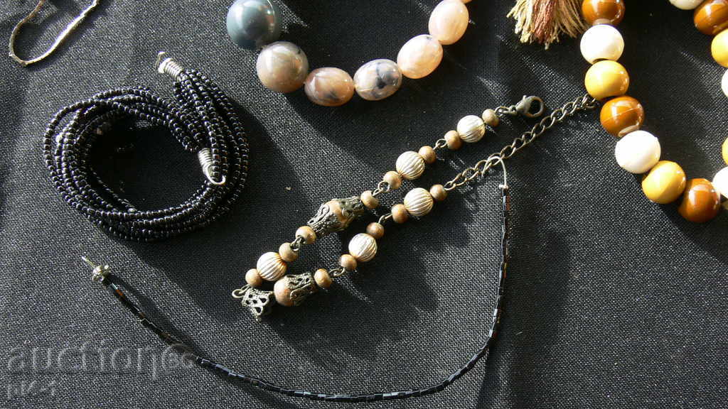 Delivery of LOT OLD GREEN BZZ