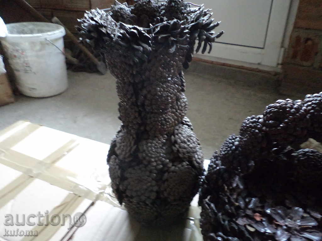 Auction BASKET AND SHAWS Auction BASKET AND SHAWS