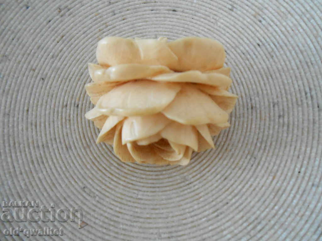 Gorgeous Rose from the Erbach School BROOCH, 3D: 42/35/15 mm with price 297.00 BGN | € 151.85