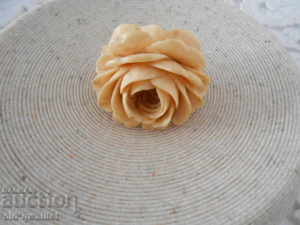 Auction  Gorgeous Rose from the Erbach School BROOCH, 3D: 42/35/15 mm
