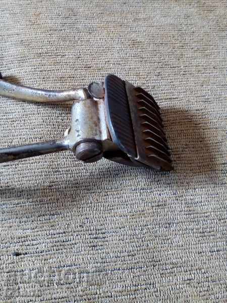 Delivery of Aesculap hair clipper Delivery of Aesculap hair clipper