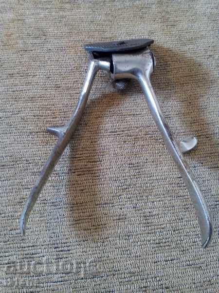 Hair clipper Delta Solingen with price 15.00 BGN | € 7.67 Hair clipper Delta Solingen with price 15.00 BGN | € 7.67