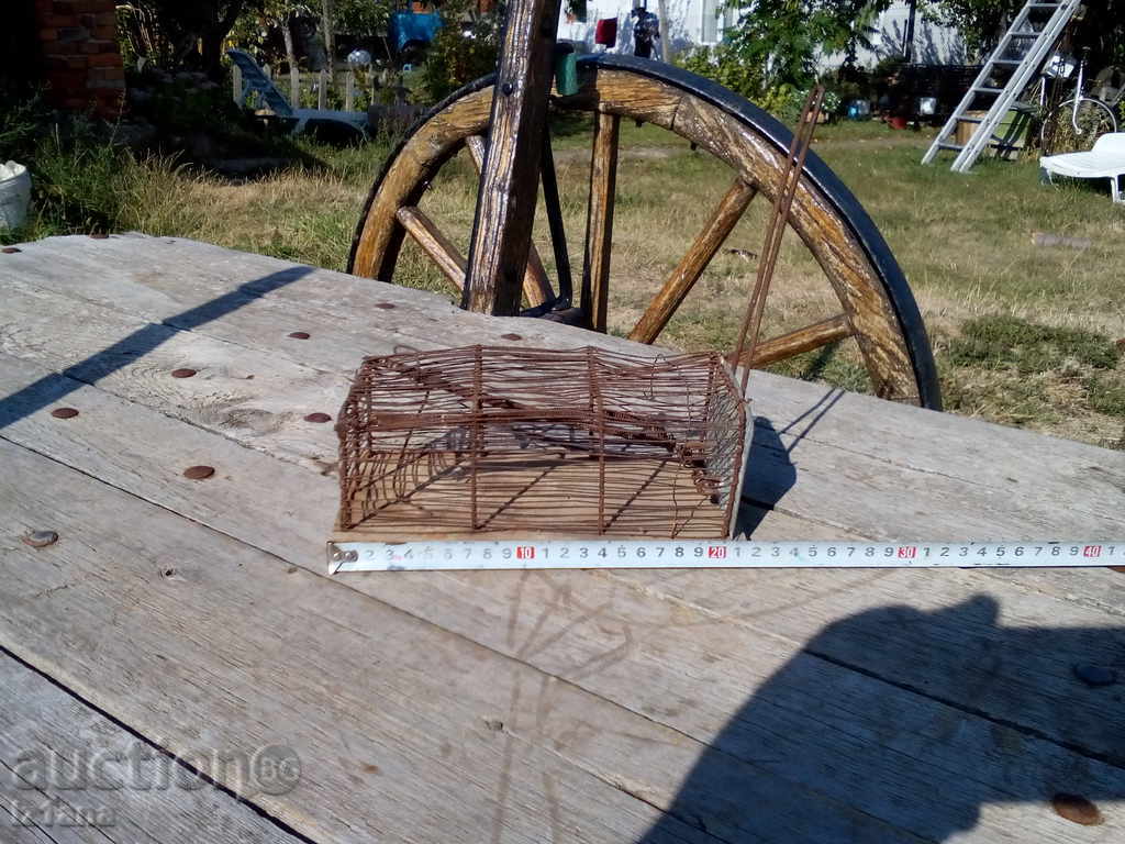 Auction  Old mouse trap