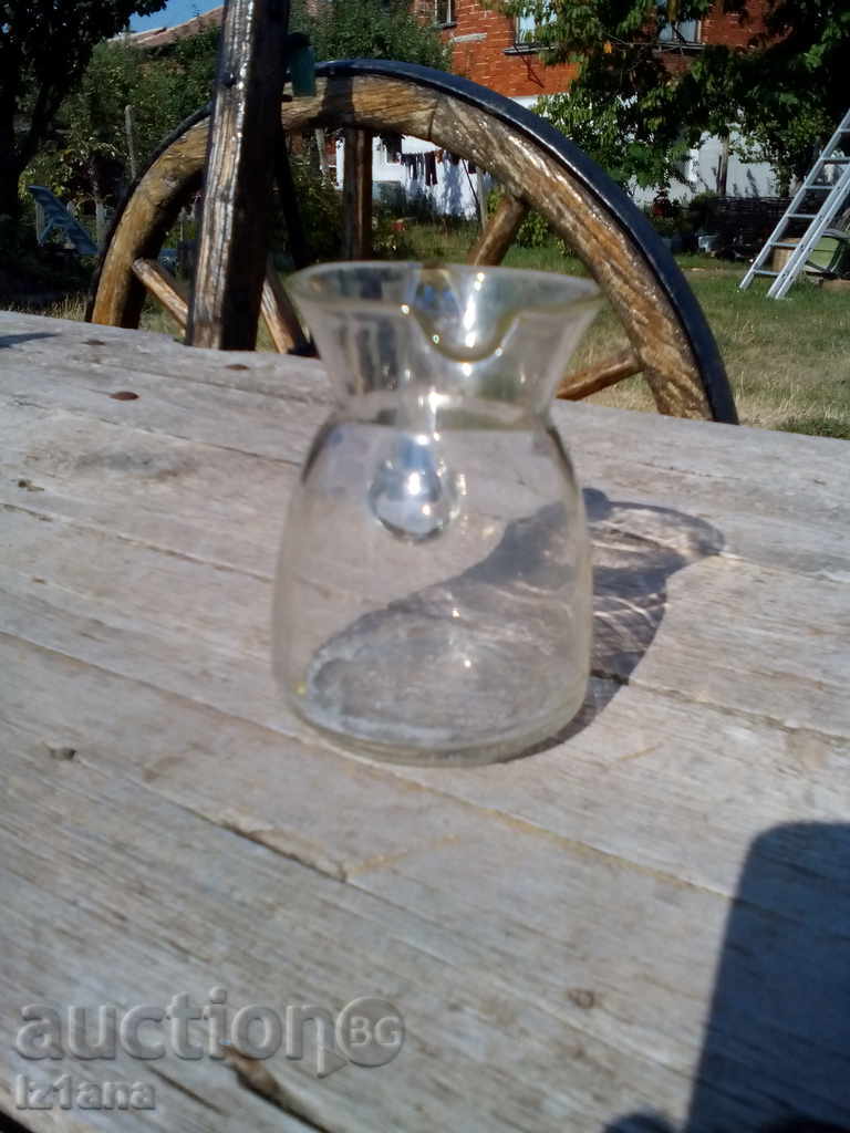 Antique γυάλινη κανάτα, στάμνα με τιμή 10.00 BGN | € 5.11