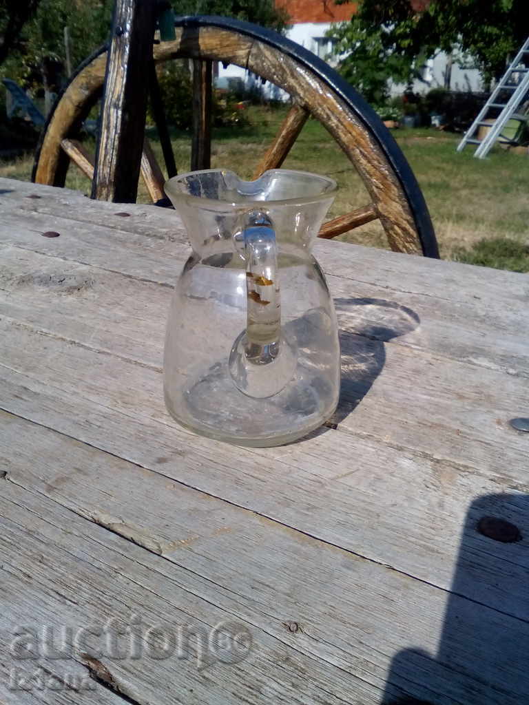 Παράδοση Antique γυάλινη κανάτα, στάμνα