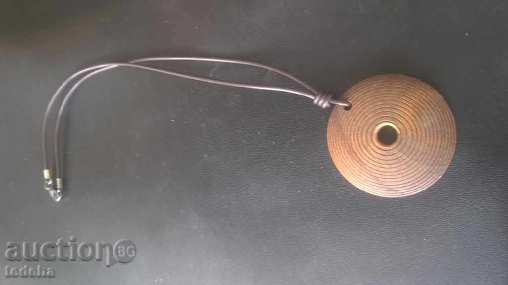 Delivery of AMULET Medallion wood leather Delivery of AMULET Medallion wood leather