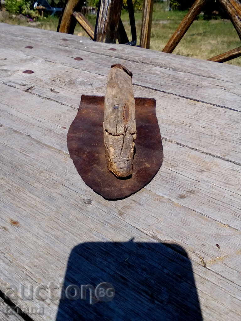 αρχαία σπάτουλα με τιμή 8.00 BGN | € 4.09 αρχαία σπάτουλα με τιμή 8.00 BGN | € 4.09