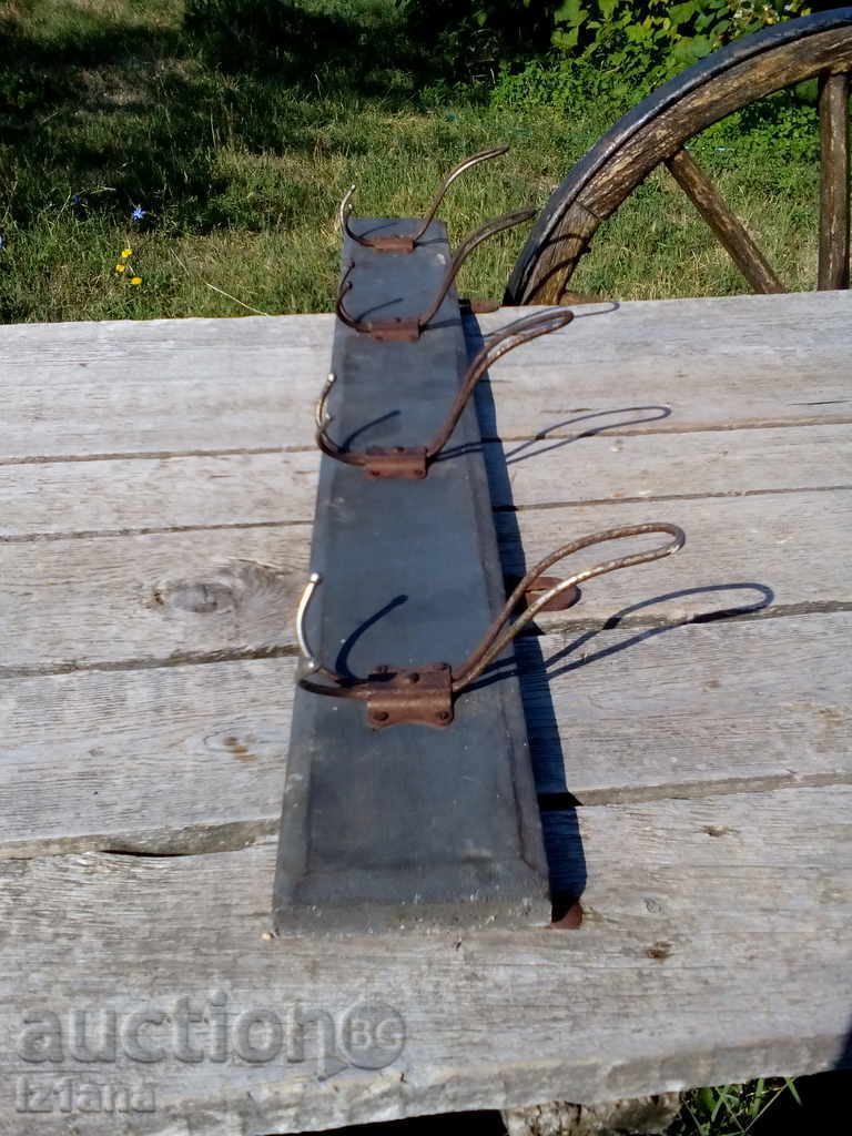 Auction  Ancient Hanger