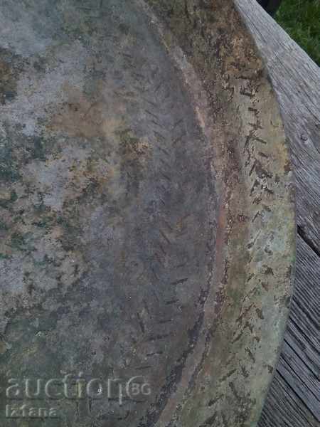 Auction An old Bakurena tray, a teapot Auction An old Bakurena tray, a teapot