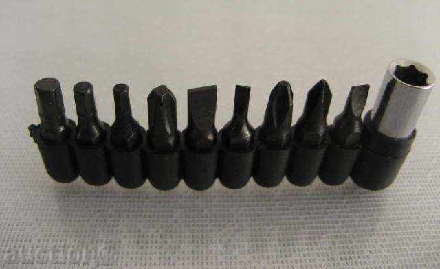 Auction  Foldable pliers set "20 in 1" with removable "stone".